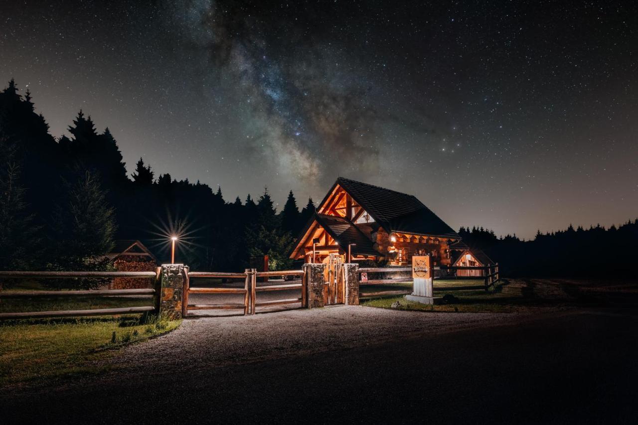 Kraljica Sume - Divjake Log Home Hlevci Esterno foto