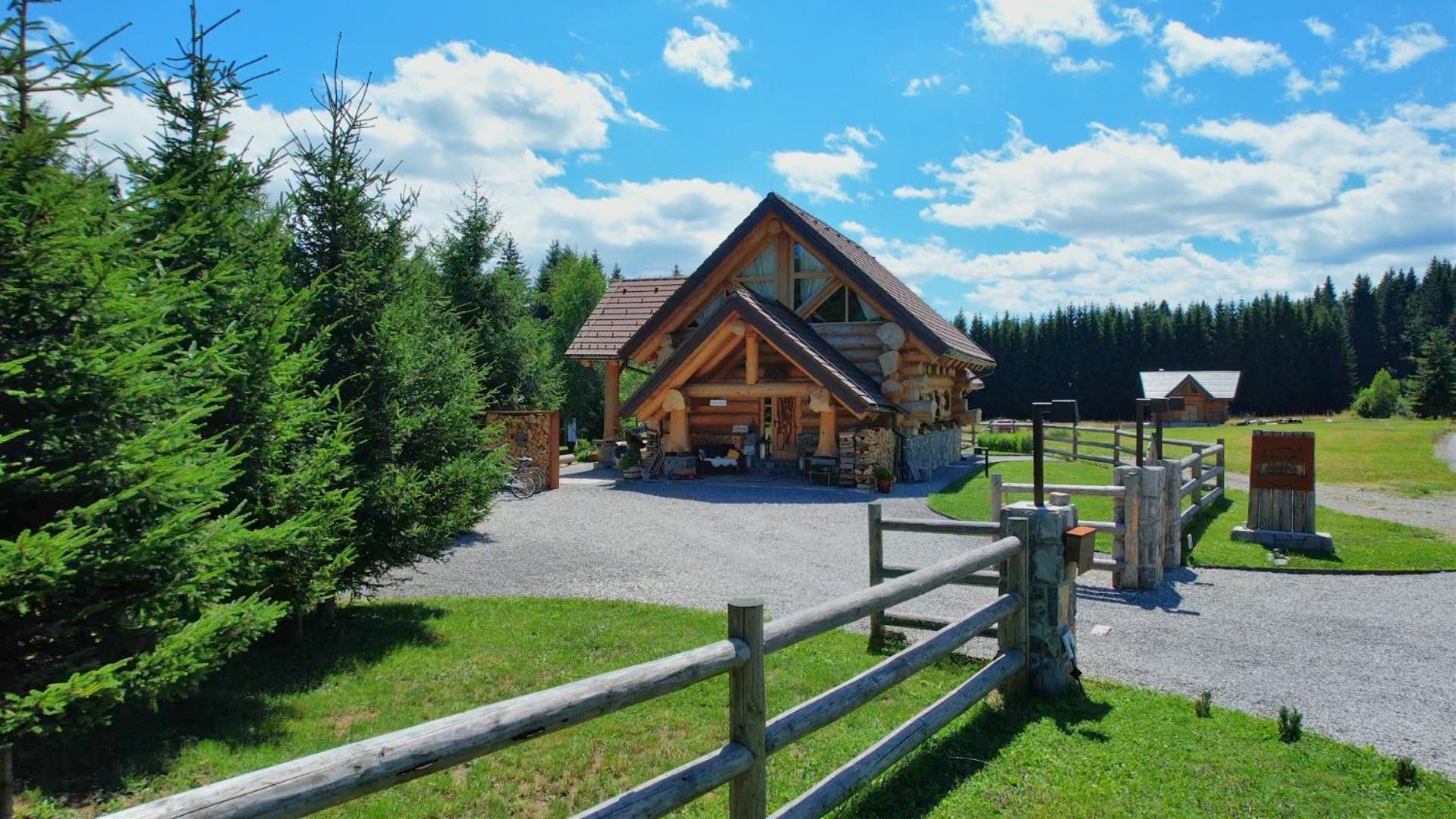 Kraljica Sume - Divjake Log Home Hlevci Esterno foto